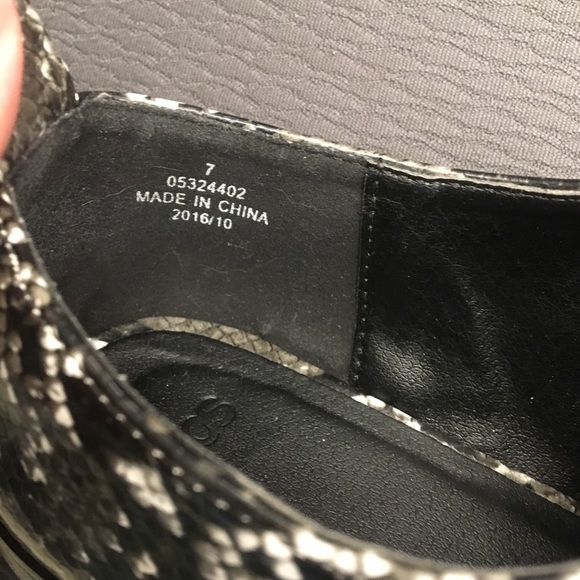 ASOS Snakeskin ๐ Pointy-Toe Oxford Flats Sz 9 - Picture 2 of 6